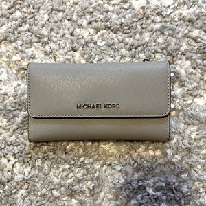 Michael Kors jet set trifold wallet